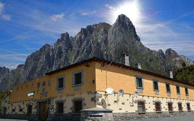 Hotel Rural Los Arguellos Lugueros Екстериор снимка