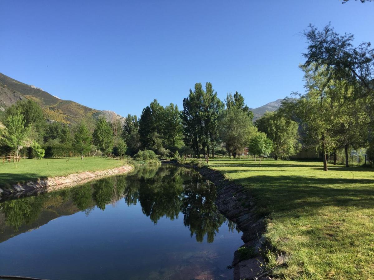 Hotel Rural Los Arguellos Lugueros Екстериор снимка