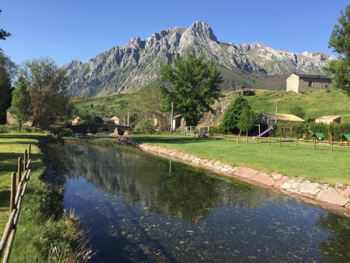 Hotel Rural Los Arguellos Lugueros Екстериор снимка